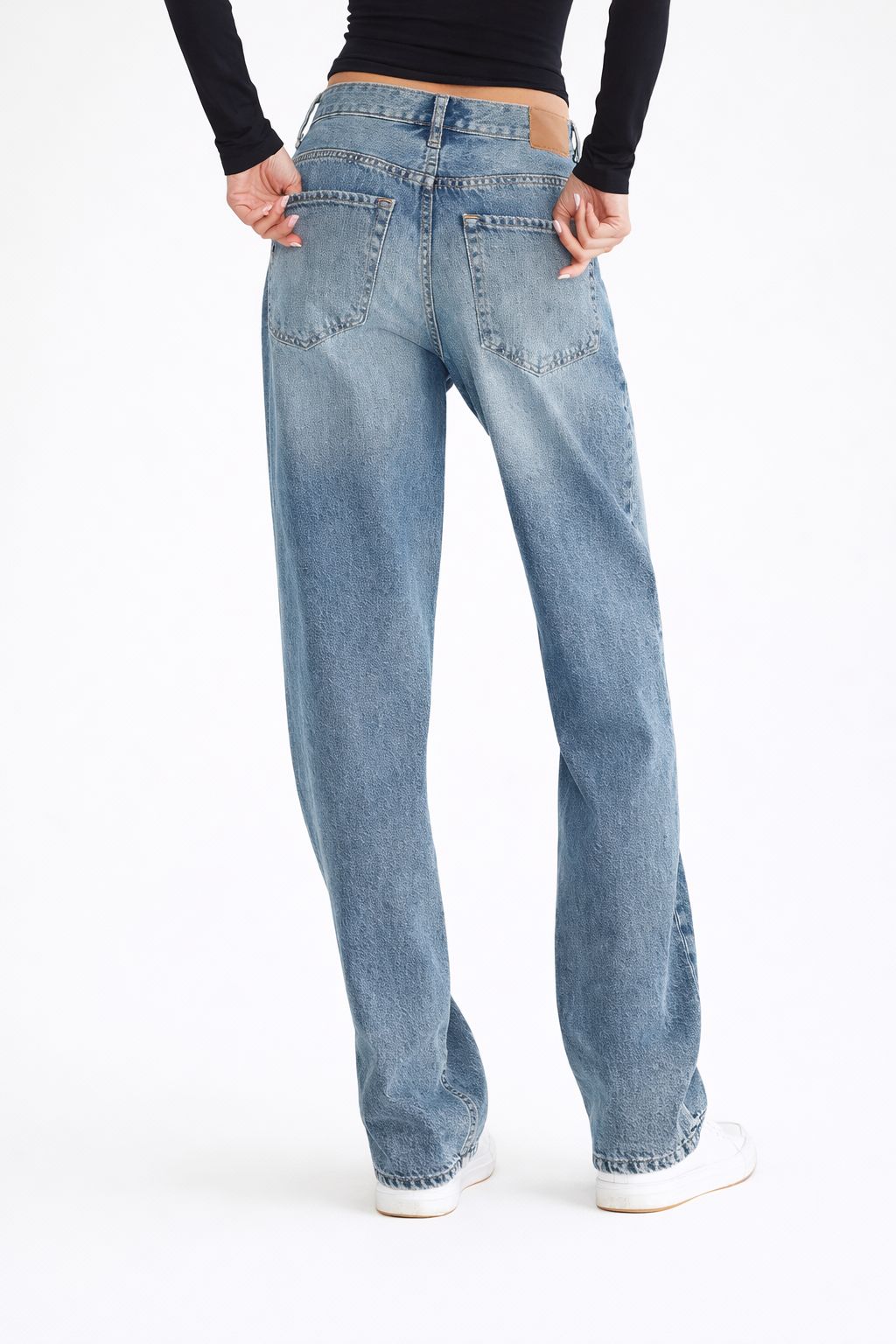 Straight fit Distressed jeans