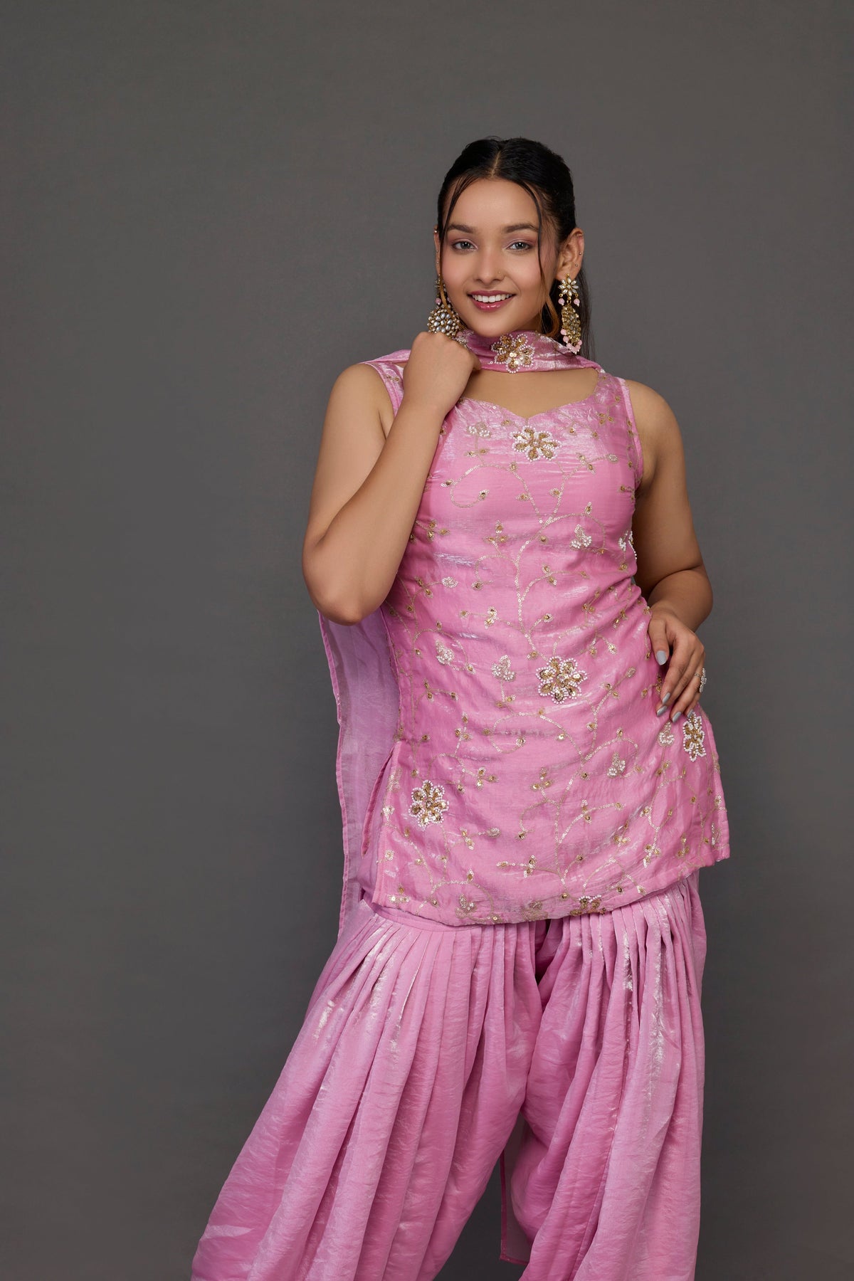 Aruna Blush Pink Kurta Set - embroidery detail