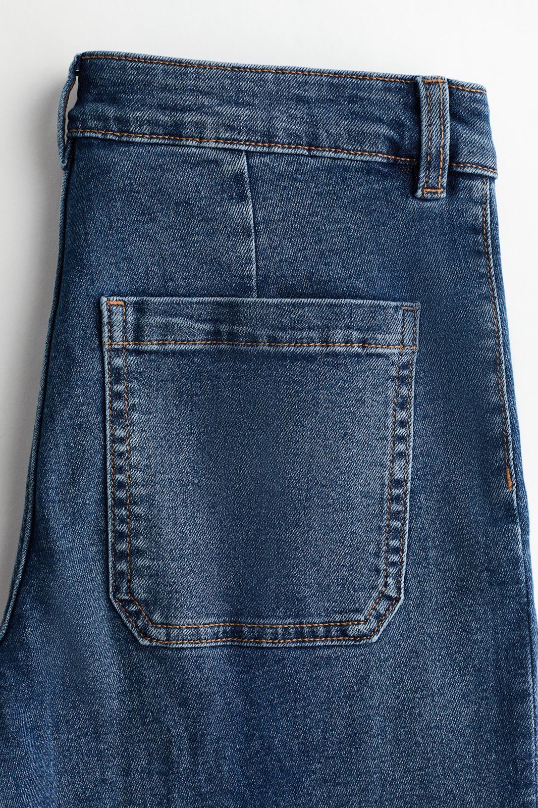 Front pocket jeans